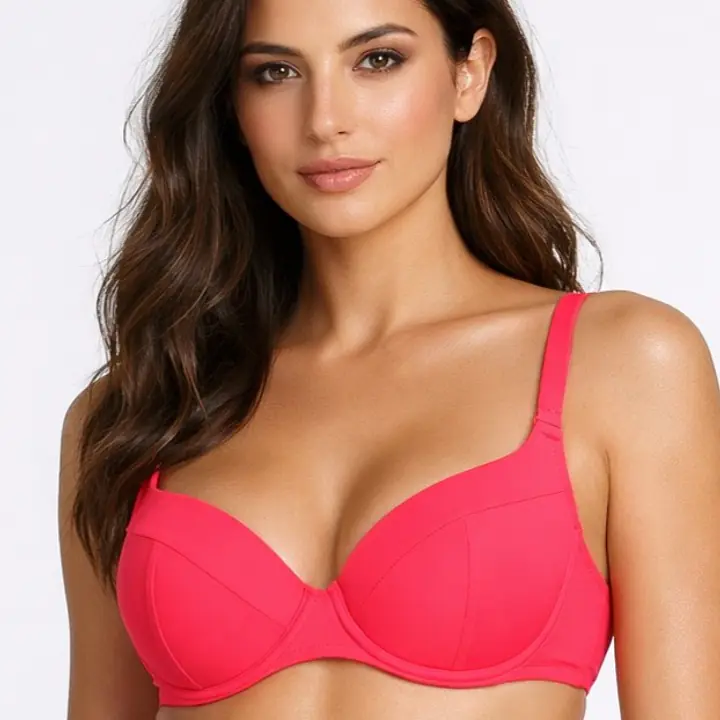 Biustonosz kąpielowy Coral 20006 marki MEDIOLANO to elegancka i funkcjonalna góra od bikini, która doskonale podkreśla kobiecą sylwetkę. Intensywny, koralowy kolor przyciąga uwagę i pięknie eksponuje opaleniznę, nadając stylizacji świeżości i letniego charakteru.
Konstrukcja typu full cup zapewnia pełne podtrzymanie biustu oraz komfort noszenia nawet przez cały dzień. Model zapinany na plecach gwarantuje stabilność i idealne dopasowanie, a regulowane ramiączka umożliwiają indywidualne ustawienie. Wykonany z wysokiej jakości mikrofibry biustonosz jest miękki, elastyczny i odporny na działanie chloru oraz promieni UV.
To doskonały wybór dla kobiet poszukujących połączenia stylu, wygody i niezawodnego wsparcia na plaży lub basenie.
 
 
Skład surowcowy: 80% Poliamid, 20% Elastan