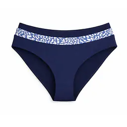 Figi kąpielowe Blue Panther 20007 marki Mediolano to połączenie klasyki, wygody i modnego designu. Model o klasycznym kroju doskonale dopasowuje się do sylwetki, podkreślając jej naturalne kształty i zapewniając komfort noszenia przez cały dzień. Granatowa baza uzupełniona stylowym pasem w panterkowy wzór nadaje całości eleganckiego, a zarazem nowoczesnego charakteru.
Wysokiej jakości materiał – połączenie poliamidu i elastanu – gwarantuje elastyczność, trwałość oraz odporność na działanie promieni słonecznych i chloru. Figi świetnie komponują się z biustonoszem z tej samej linii, tworząc spójny i stylowy komplet plażowy.
To idealny wybór dla kobiet ceniących wygodę, jakość oraz ponadczasowy styl na plaży i basenie.
 
 
Skład: 80% Poliamid, 20% Elastan