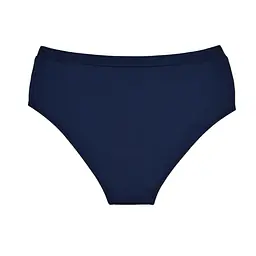 Figi kąpielowe Blue Panther 20007 marki Mediolano to połączenie klasyki, wygody i modnego designu. Model o klasycznym kroju doskonale dopasowuje się do sylwetki, podkreślając jej naturalne kształty i zapewniając komfort noszenia przez cały dzień. Granatowa baza uzupełniona stylowym pasem w panterkowy wzór nadaje całości eleganckiego, a zarazem nowoczesnego charakteru.
Wysokiej jakości materiał – połączenie poliamidu i elastanu – gwarantuje elastyczność, trwałość oraz odporność na działanie promieni słonecznych i chloru. Figi świetnie komponują się z biustonoszem z tej samej linii, tworząc spójny i stylowy komplet plażowy.
To idealny wybór dla kobiet ceniących wygodę, jakość oraz ponadczasowy styl na plaży i basenie.
 
 
Skład: 80% Poliamid, 20% Elastan