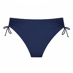 Figi kąpielowe Blue Panther I 20007 marki Mediolano to stylowa i niezwykle kobieca propozycja dla miłośniczek modnych rozwiązań plażowych. Model z wiązaniami po bokach pozwala na indywidualne dopasowanie do sylwetki, podkreślając biodra i zapewniając maksymalny komfort noszenia. Klasyczny granatowy kolor nadaje elegancji i sprawia, że figi świetnie komponują się z różnymi modelami biustonoszy kąpielowych.
Wysokiej jakości tkanina, będąca połączeniem poliamidu i elastanu, gwarantuje elastyczność, trwałość oraz odporność na działanie słońca i chloru. Dzięki starannemu wykonaniu figi zachowują swój kształt i kolor nawet po wielu sezonach użytkowania.
To doskonały wybór dla kobiet ceniących wygodę, regulację i ponadczasowy styl na plaży oraz basenie.
 
Skład surowcowy: 80% Poliamid, 20% Elastan