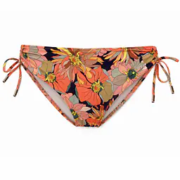 Figi kąpielowe ORANGO 20004 marki Mediolano to stylowy dół od bikini stworzony z myślą o kobietach, które cenią wygodę i modny wygląd podczas letniego wypoczynku. Klasyczny fason doskonale dopasowuje się do sylwetki, podkreślając kobiece kształty i zapewniając komfort noszenia zarówno na plaży, jak i przy basenie.
Model wyróżnia się efektownym, tropikalnym wzorem inspirowanym egzotyczną roślinnością, który nadaje całości wyjątkowego charakteru. Wiązania po bokach pozwalają na subtelną regulację oraz dodają figom lekkości i kobiecego stylu.
Wysokiej jakości materiał z dodatkiem elastanu gwarantuje elastyczność, idealne dopasowanie oraz odporność na działanie słońca i chloru. Szybkoschnąca mikrofibra sprawia, że figi kąpielowe ORANGO 20004 świetnie sprawdzą się podczas wakacyjnych wyjazdów i codziennego użytkowania latem.
 
 