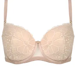 Biustonosz Julia Full Cup 19230 Beige Mediolano to elegancki model stworzony z myślą o pełniejszym biuście i maksymalnym komforcie noszenia. Miseczki typu full cup zostały wyposażone w wyjmowane wkładki push-up, które subtelnie modelują i unoszą biust, pozostawiając możliwość indywidualnej regulacji efektu. Wyższy mostek zapewnia dodatkowe wsparcie i stabilizację. Całość miseczek oraz pokryty delikatną koronką o kwiatowym wzorze, która dodaje bieliźnie romantycznego i kobiecego charakteru. Obwód wykonany z elastycznej siatki i koronki, bez bocznych fiszbin, gwarantuje miękkość i wygodę noszenia. Regulowane ramiączka i klasyczne zapięcie na haftki pozwalają na idealne dopasowanie do sylwetki.
Skład surowcowy: 85% Poliamid, 10% Elastan, 5% Poliester
 